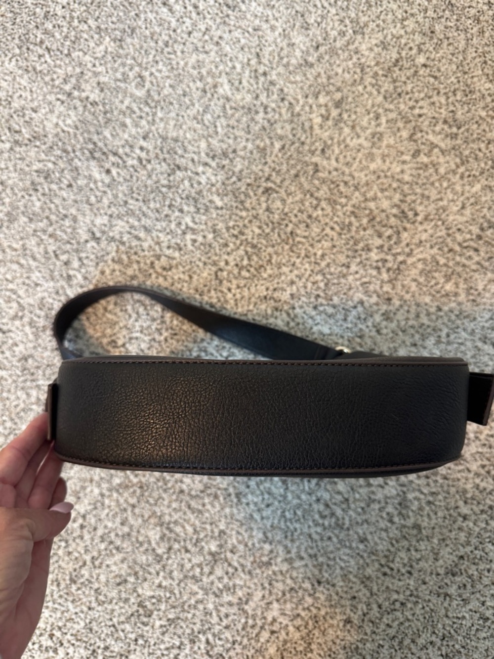 Liz Claiborne Black Pebbled Crescent Shoulder Bag - Picture 4 of 7